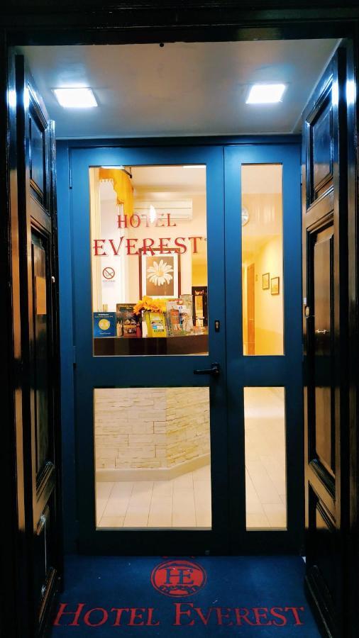 Hotel Everest Rzym Zewnętrze zdjęcie